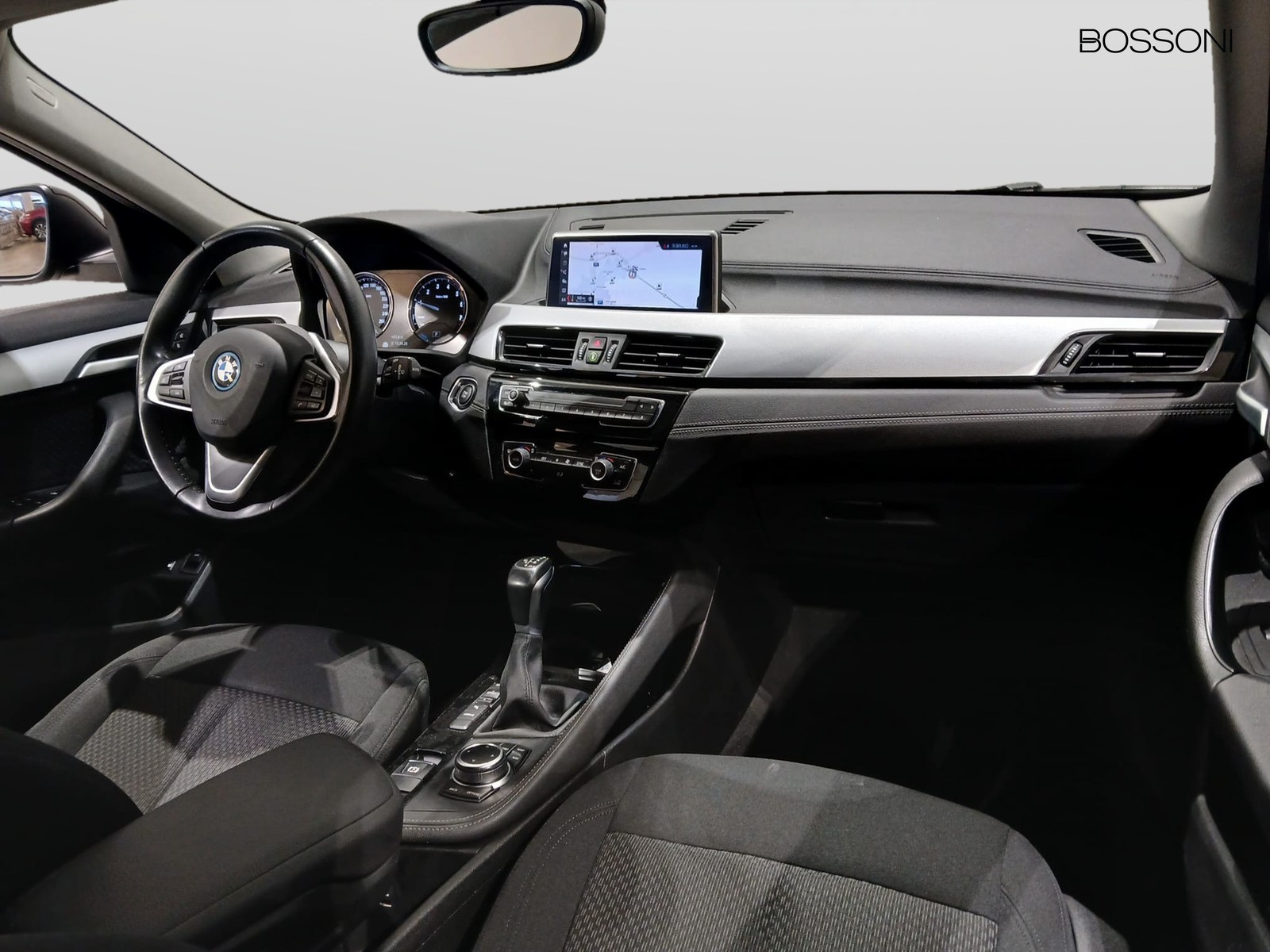6 - BMW X2 25e xdrive business x steptronic