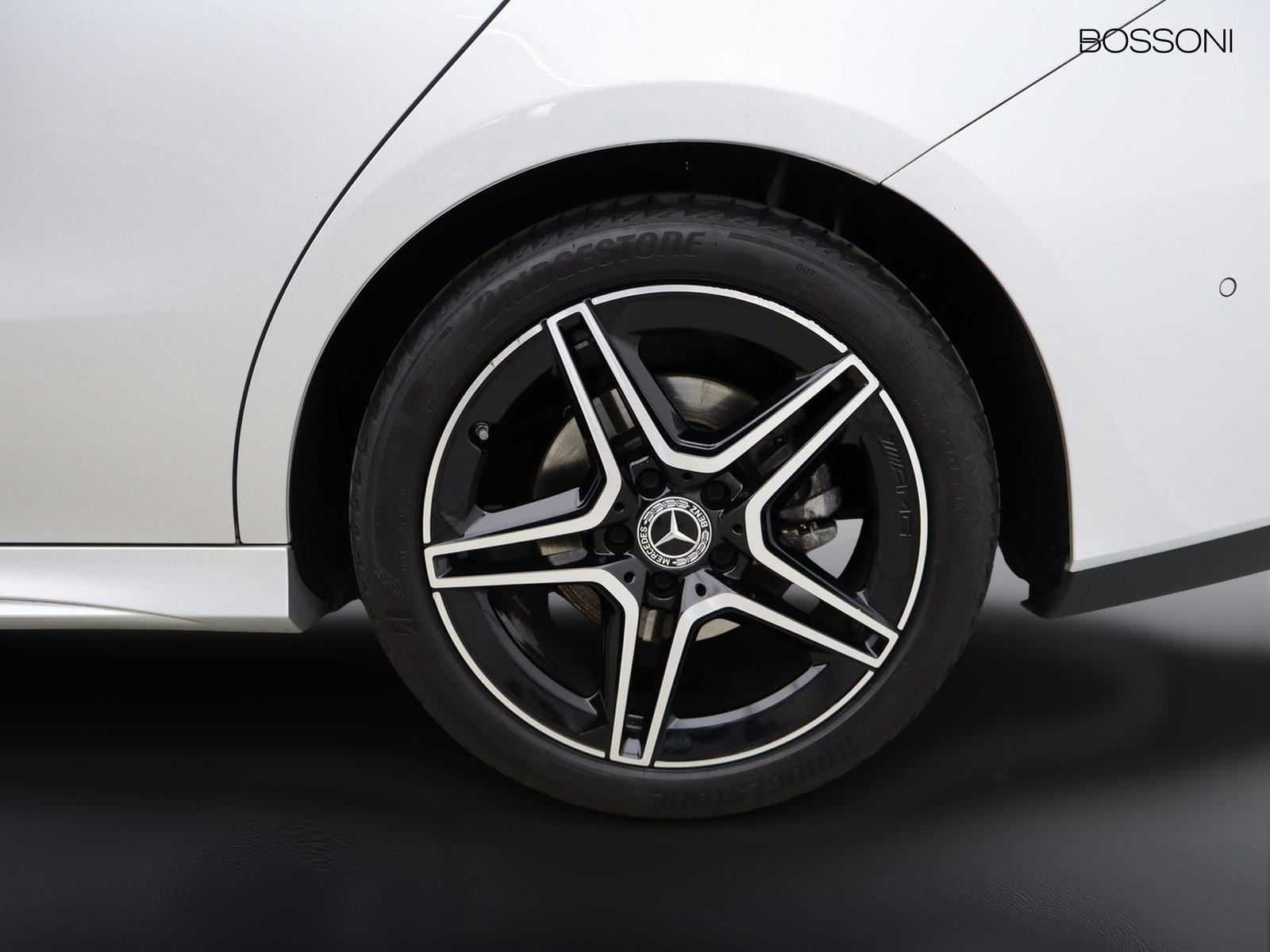 4 - Mercedes CLA shooting brake 200 d amg line premium 8g-dct