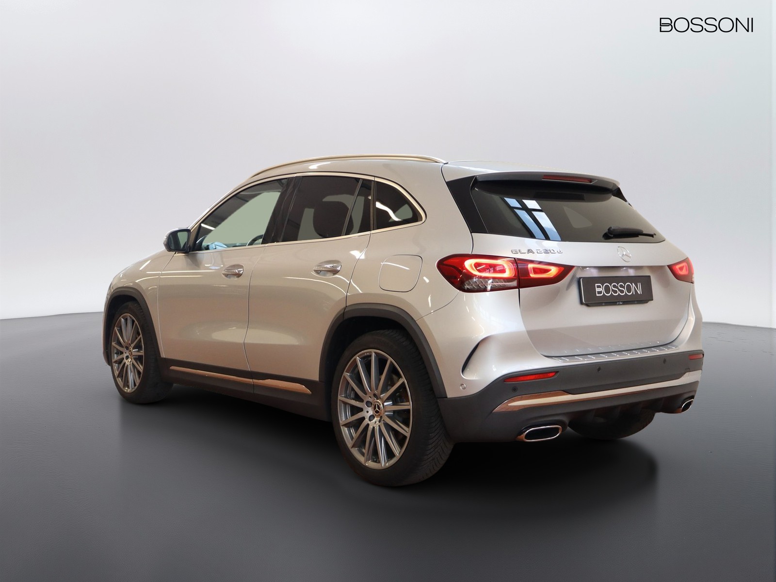 5 - Mercedes GLA 220 d premium 8g-dct