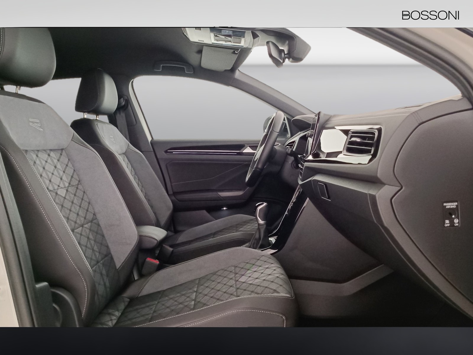 6 - Volkswagen T-Roc 1.5 tsi act r line