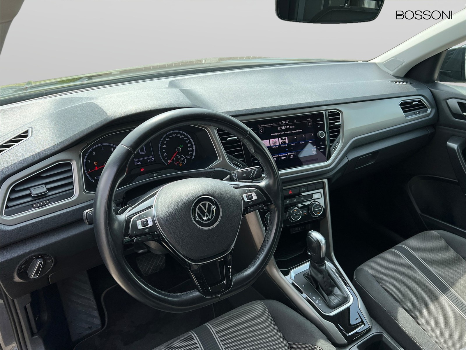 6 - Volkswagen T-Roc 1.5 tsi act style dsg