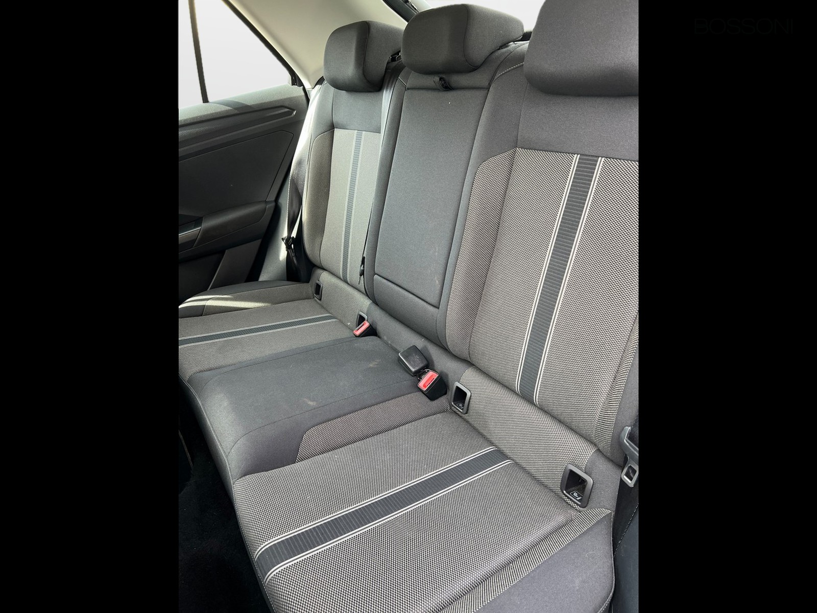11 - Volkswagen T-Roc 1.5 tsi act style dsg