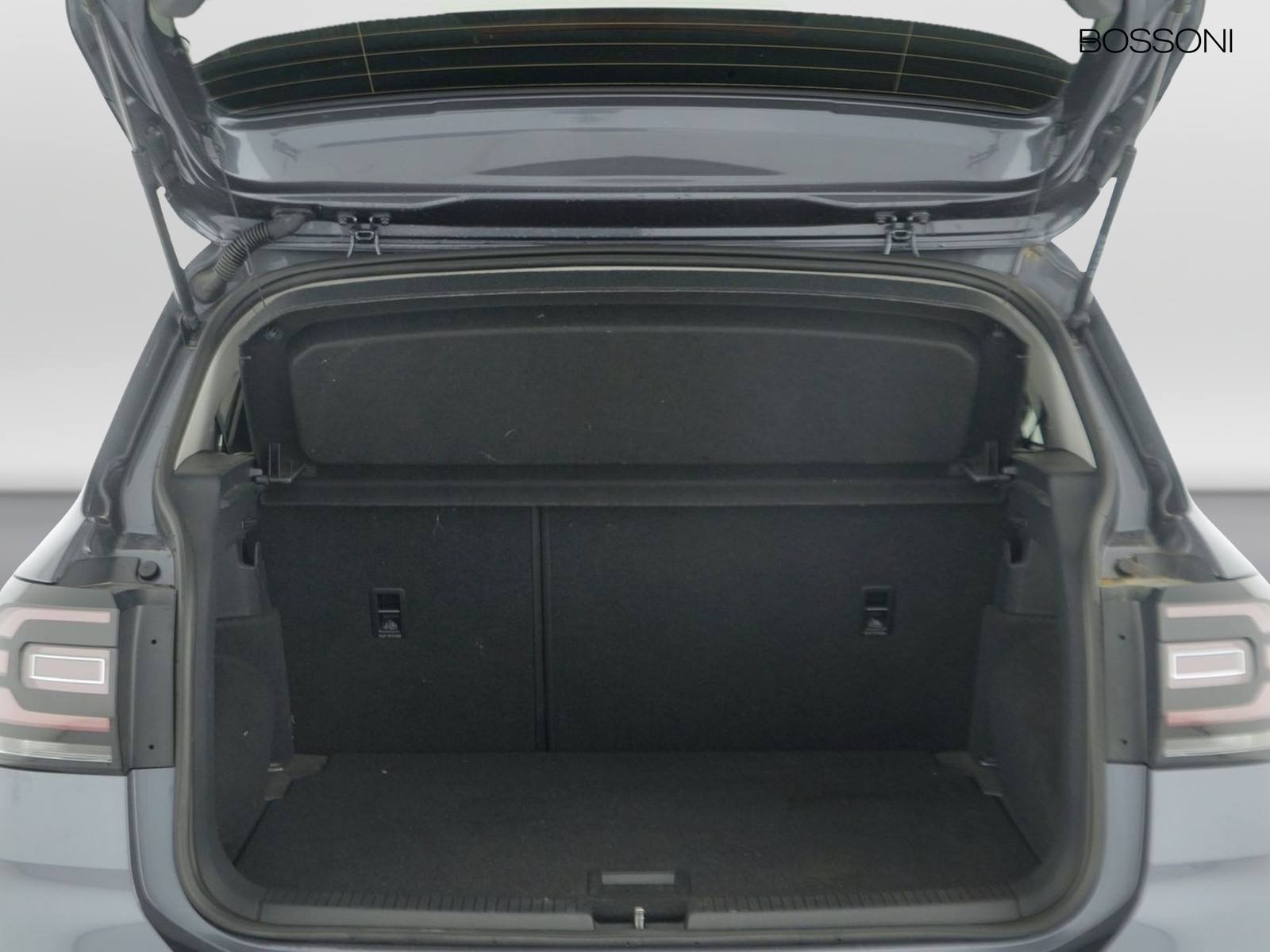 10 - Volkswagen T-Cross 1.0 tsi 95cv style