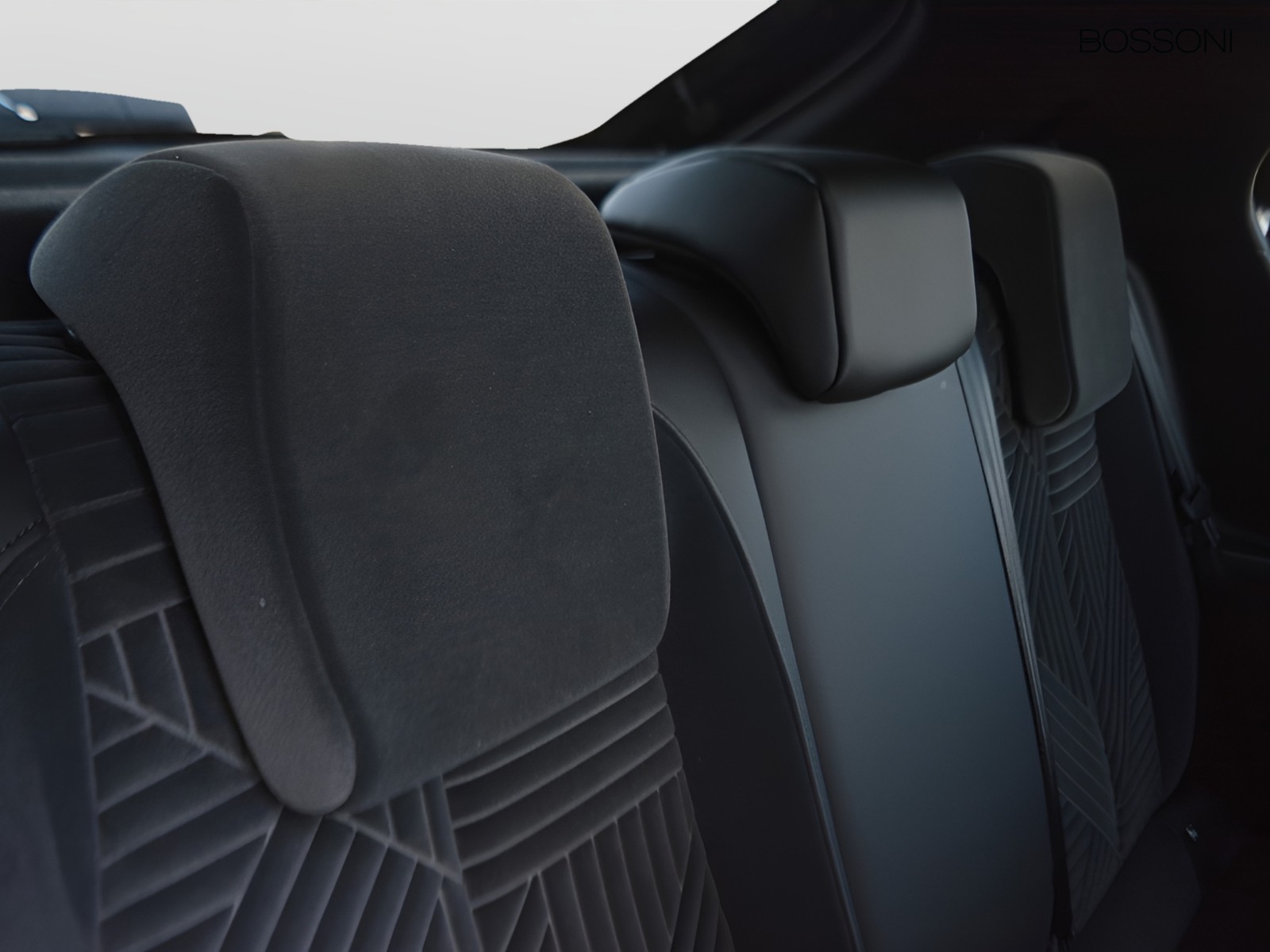 6 - Lancia Ypsilon 1.2 mhev 110cv lx e-dct