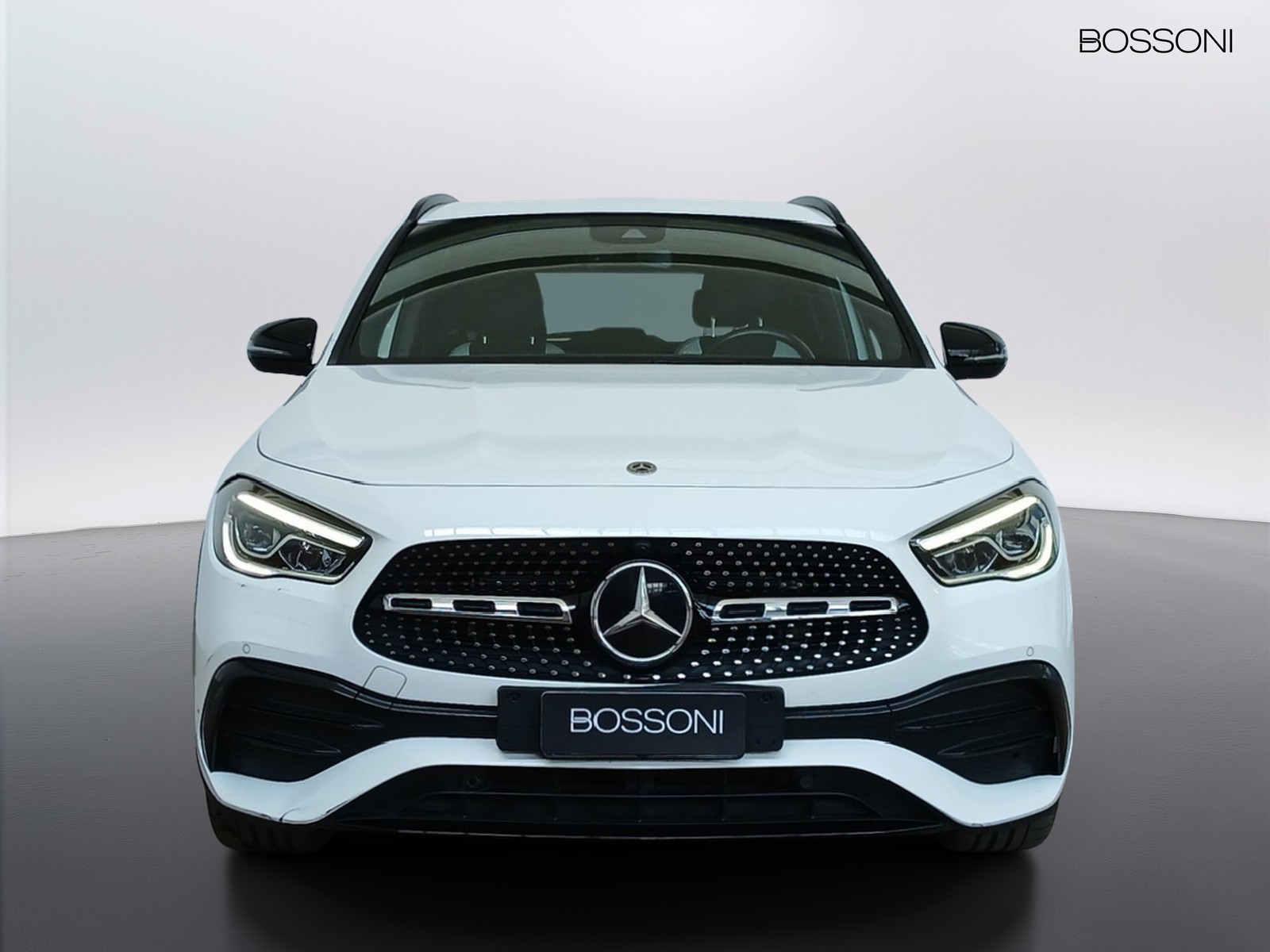 2 - Mercedes GLA 200 d premium 8g-dct
