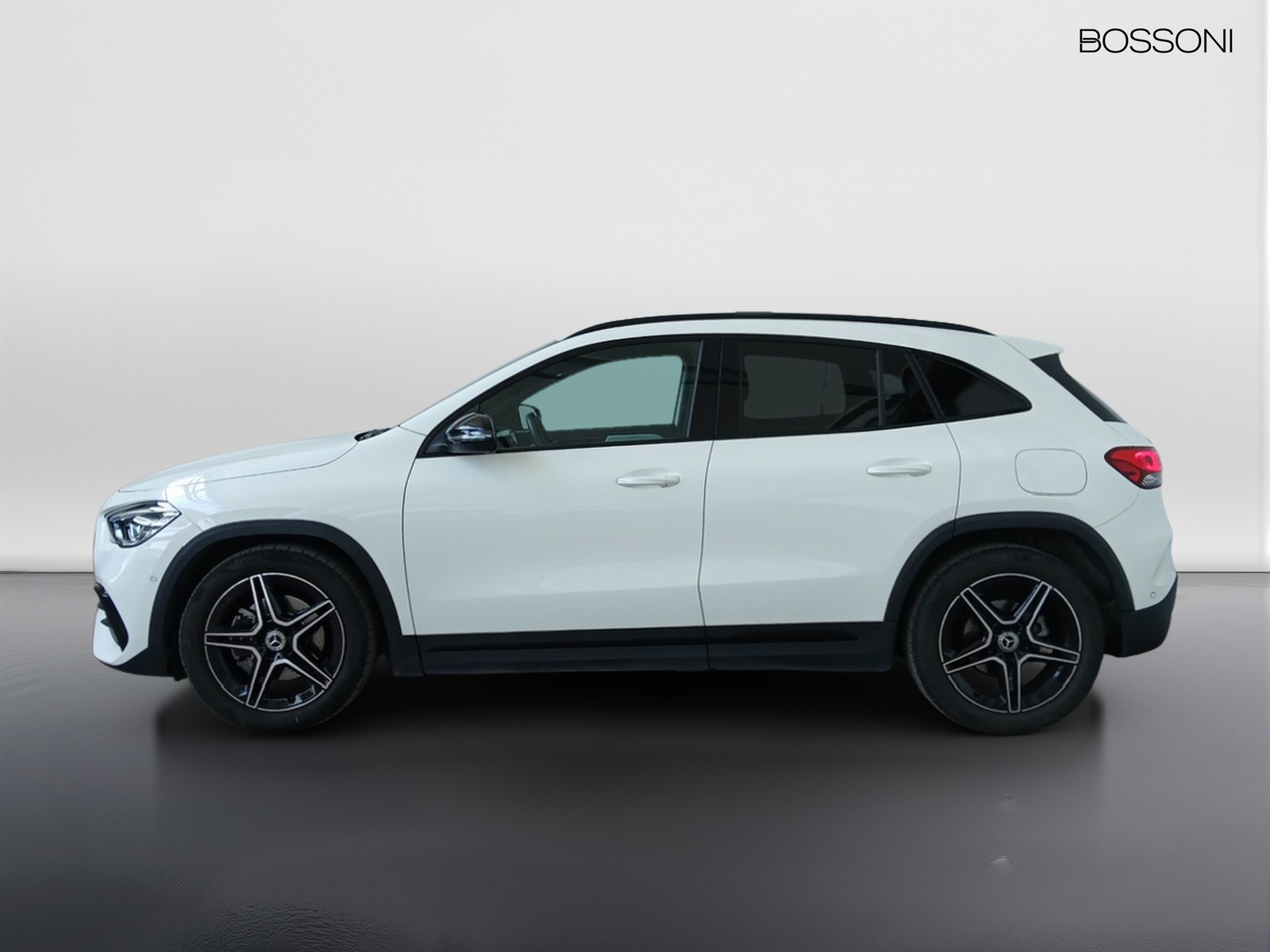 3 - Mercedes GLA 200 d premium 8g-dct