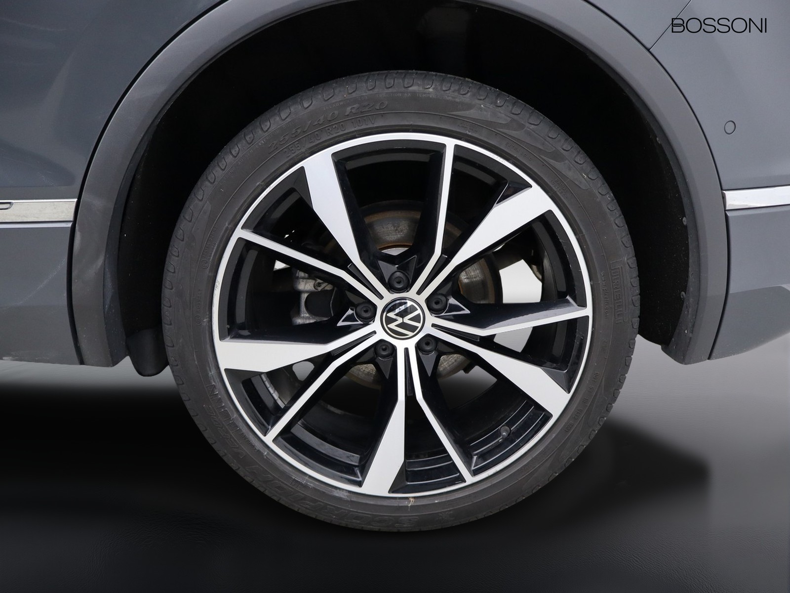 4 - Volkswagen Tiguan 2.0 tdi scr 150cv r-line dsg