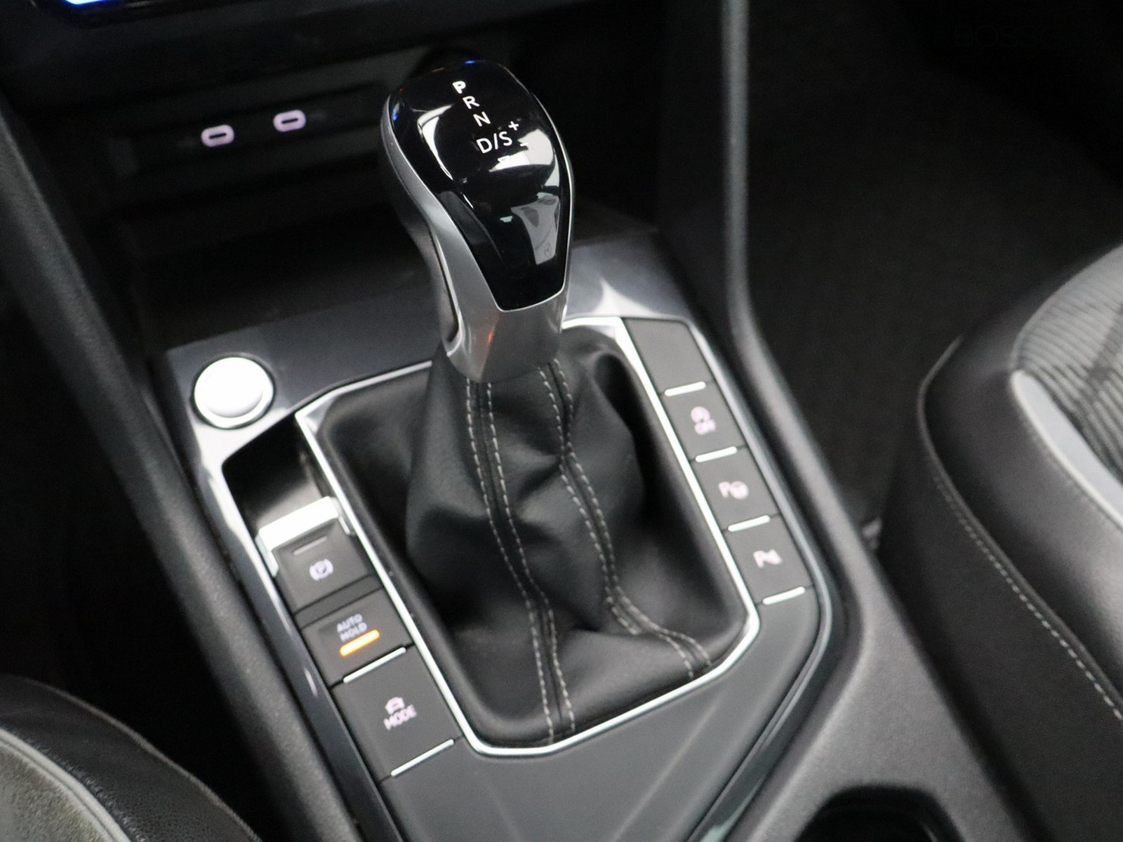 14 - Volkswagen Tiguan 2.0 tdi scr 150cv r-line dsg