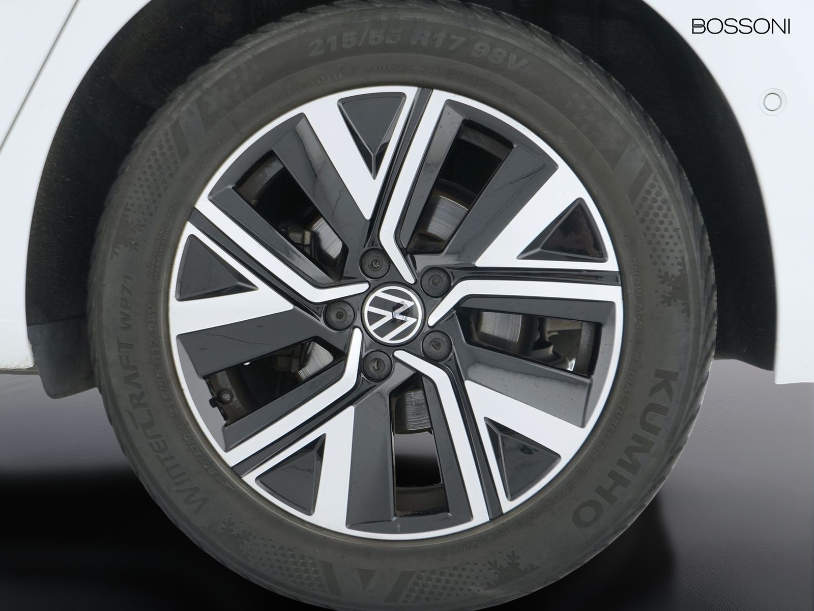 12 - Volkswagen Touran 2.0 tdi scr executive dsg