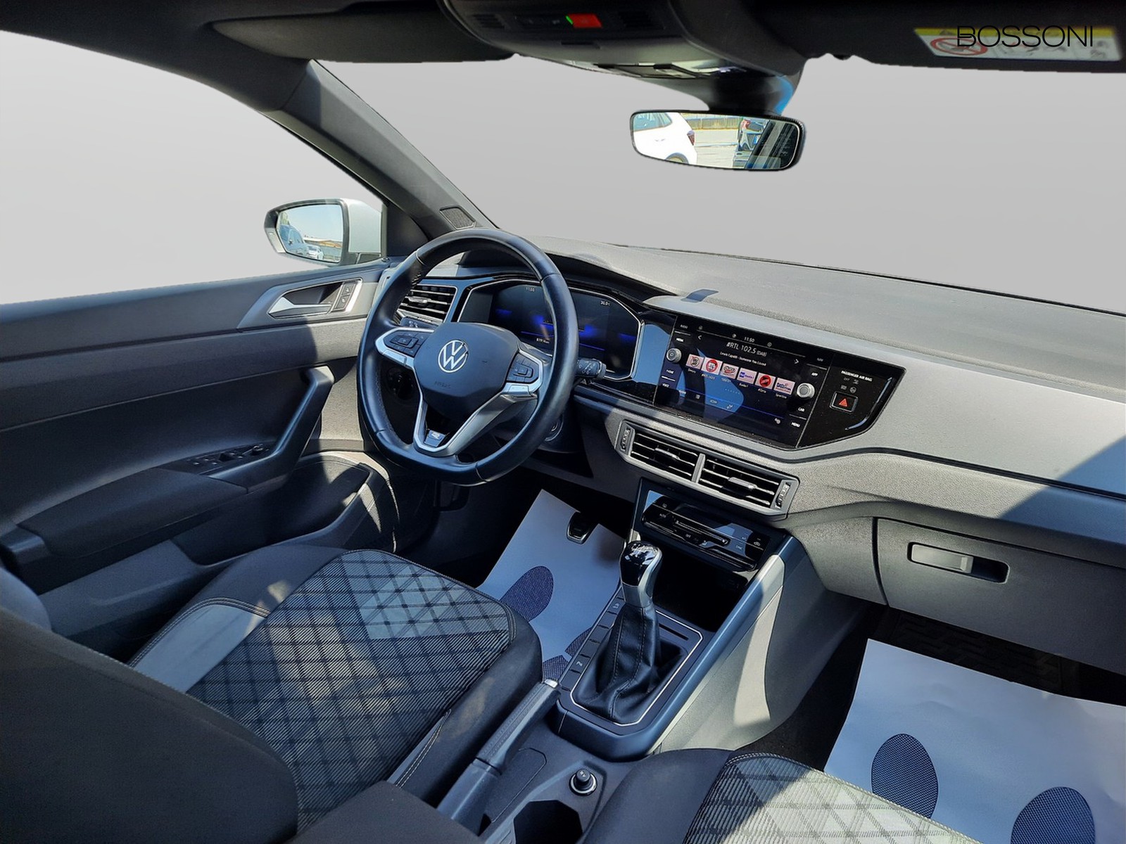 6 - Volkswagen Polo 1.0 tsi 95cv r line