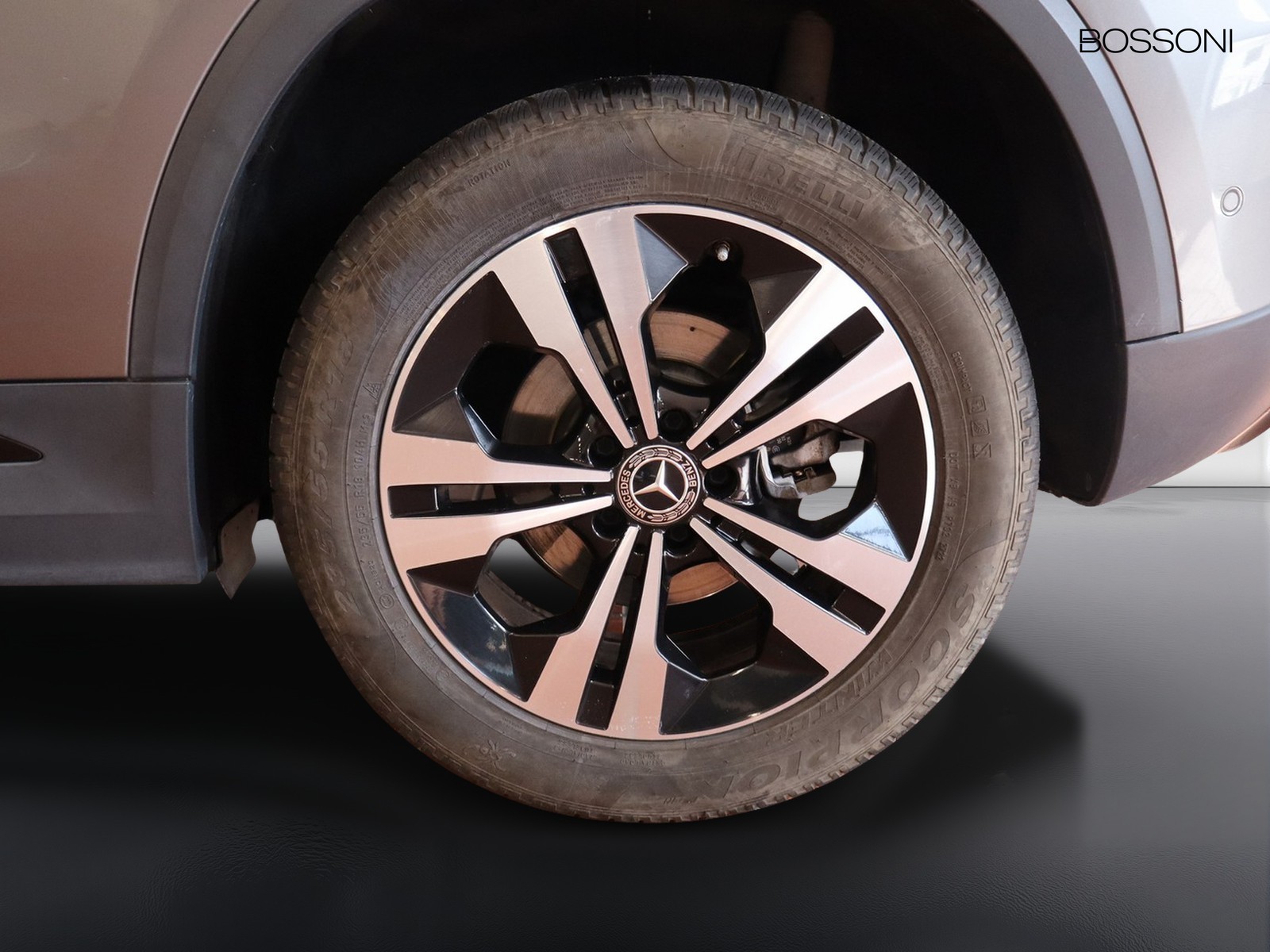 4 - Mercedes GLA 200 d sport plus 8g-dct