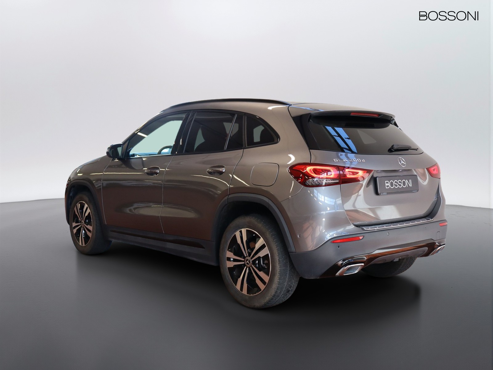 5 - Mercedes GLA 200 d sport plus 8g-dct