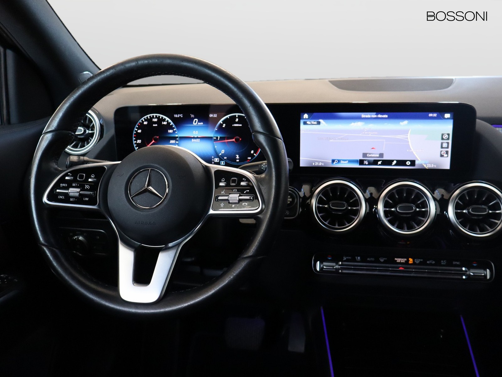 12 - Mercedes GLA 200 d sport plus 8g-dct