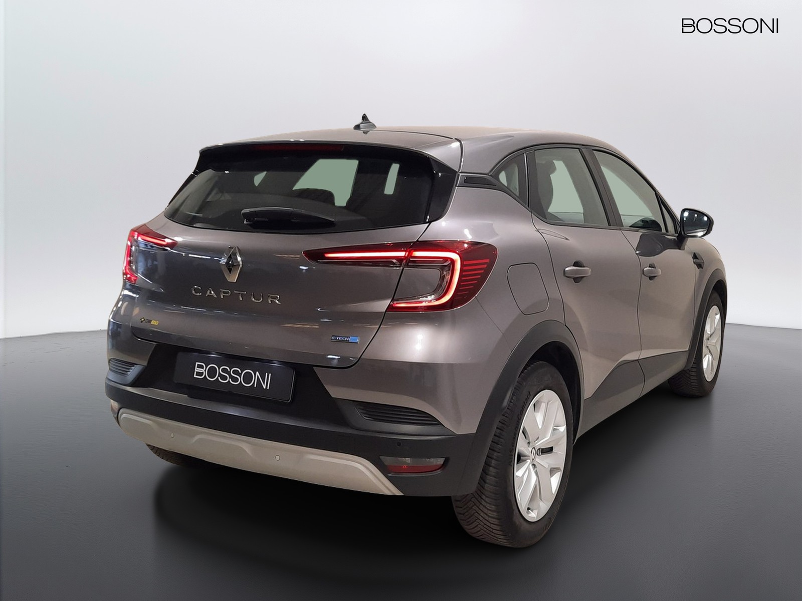 4 - Renault Captur 1.6 e-tech hybrid zen auto 145cv