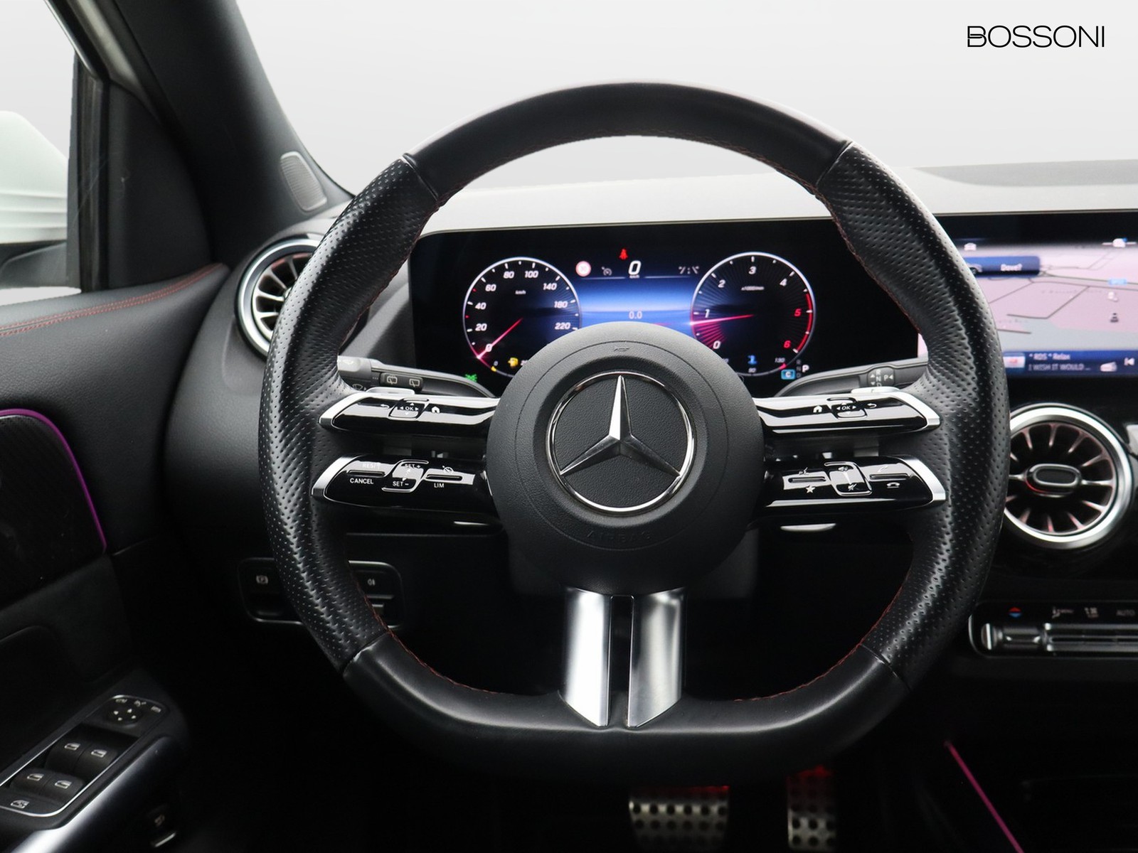 17 - Mercedes GLA 200 d amg line advanced plus 8g-dct