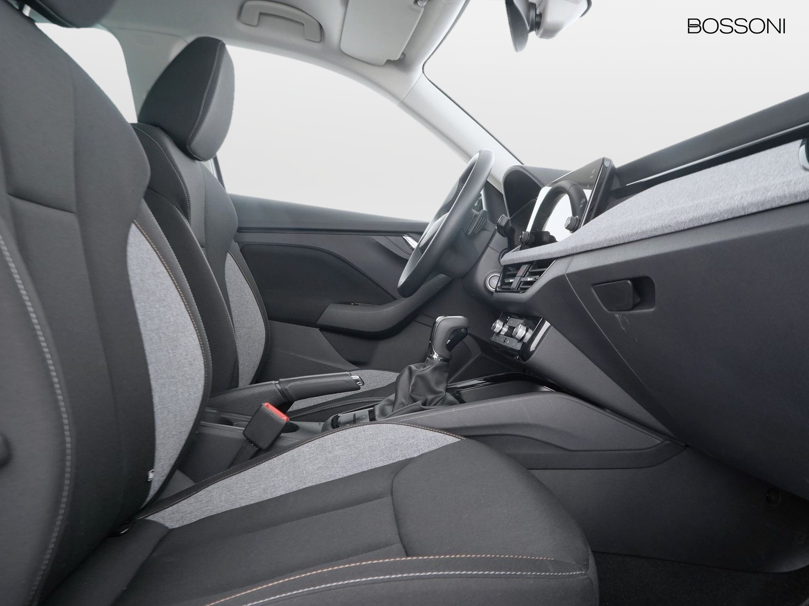 8 - Skoda Kamiq 1.0 tsi 115cv black dots dsg