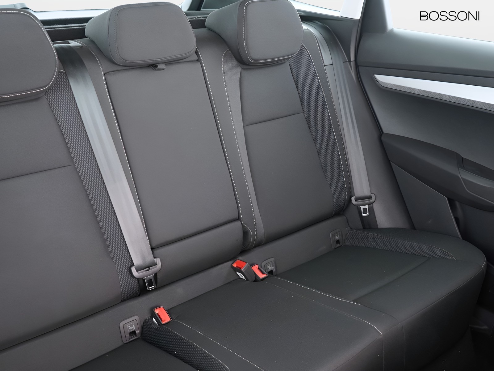 21 - Skoda Karoq 2.0 tdi evo scr 150cv executive dsg