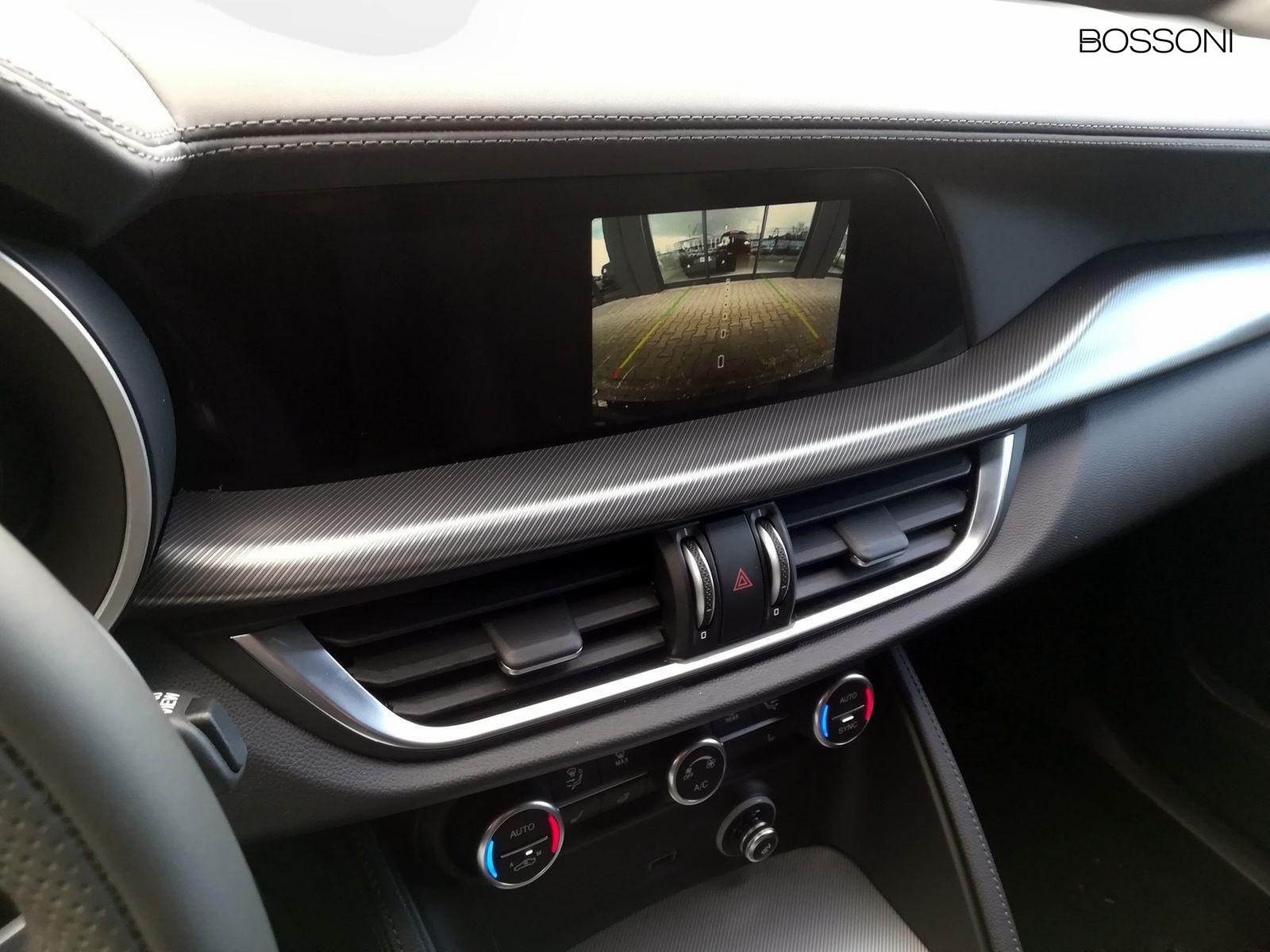 17 - Alfa Romeo Stelvio 2.2 turbo 210cv veloce q4 at8