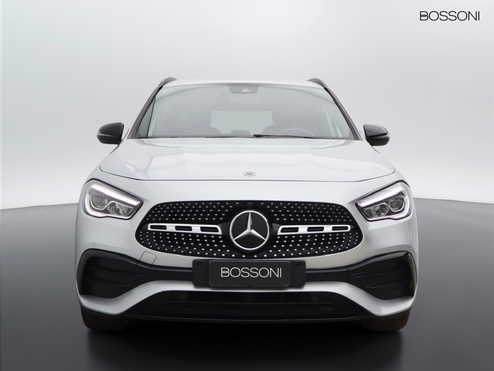 2 - Mercedes GLA 200 d premium 4matic 8g-dct