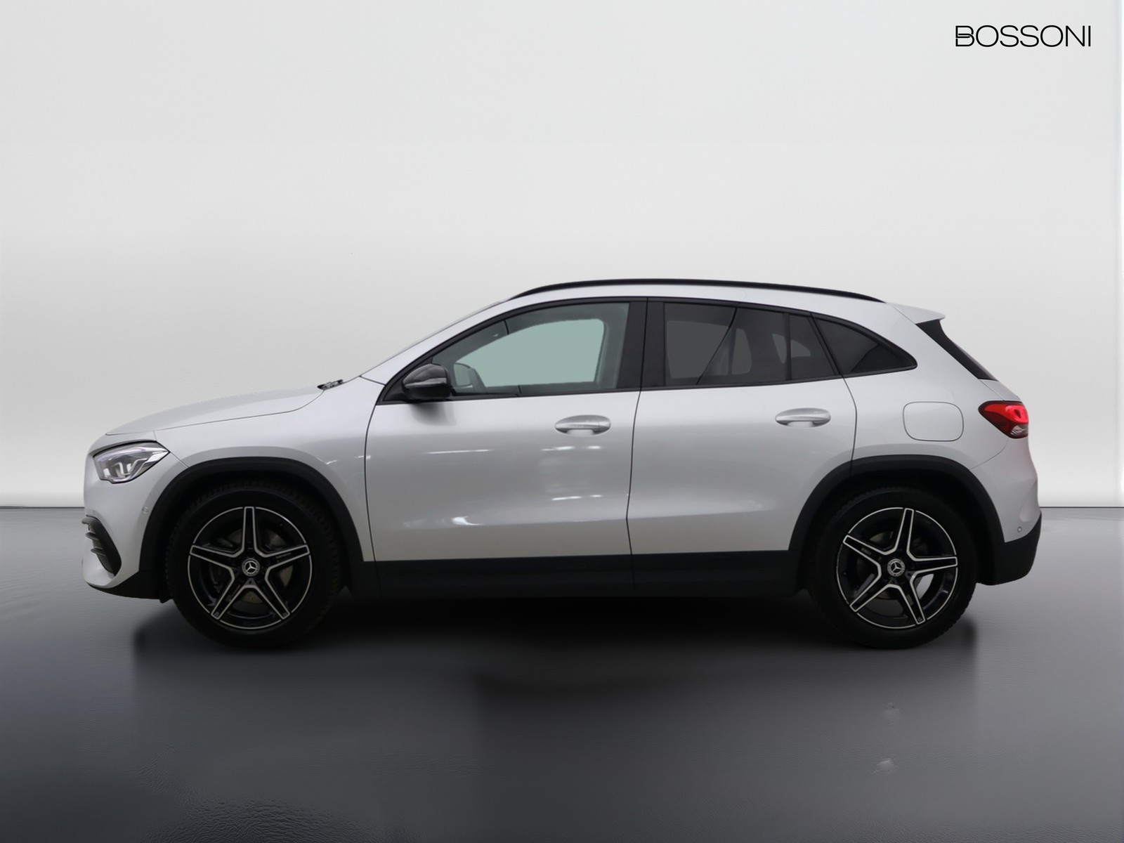 3 - Mercedes GLA 200 d premium 4matic 8g-dct