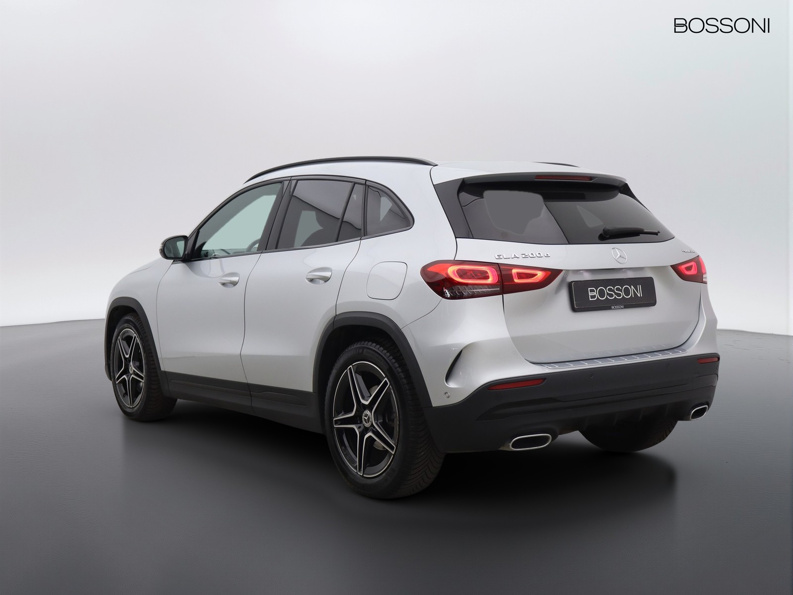5 - Mercedes GLA 200 d premium 4matic 8g-dct