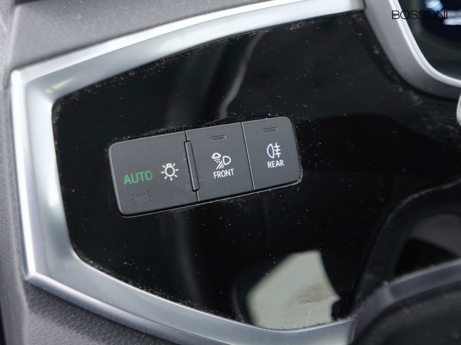 11 - Audi Q3 sportback 35 2.0 tdi s line edition s tronic