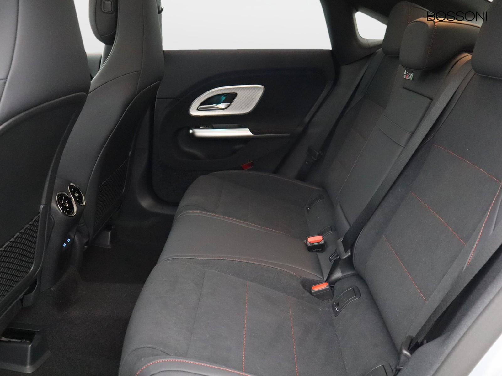 8 - Mercedes CLA 200 advanced plus auto
