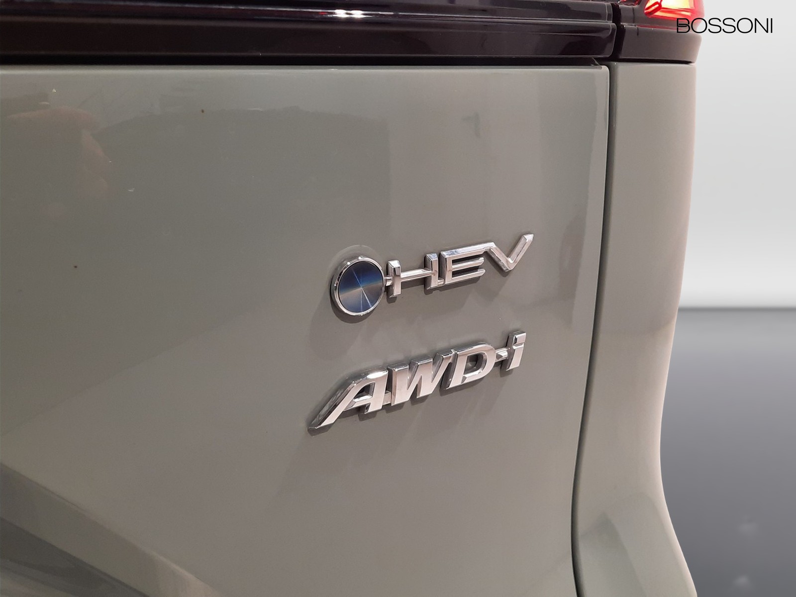 28 - Toyota Corolla Cross 1.8 hybrid 200 premium awd-i e-cvt