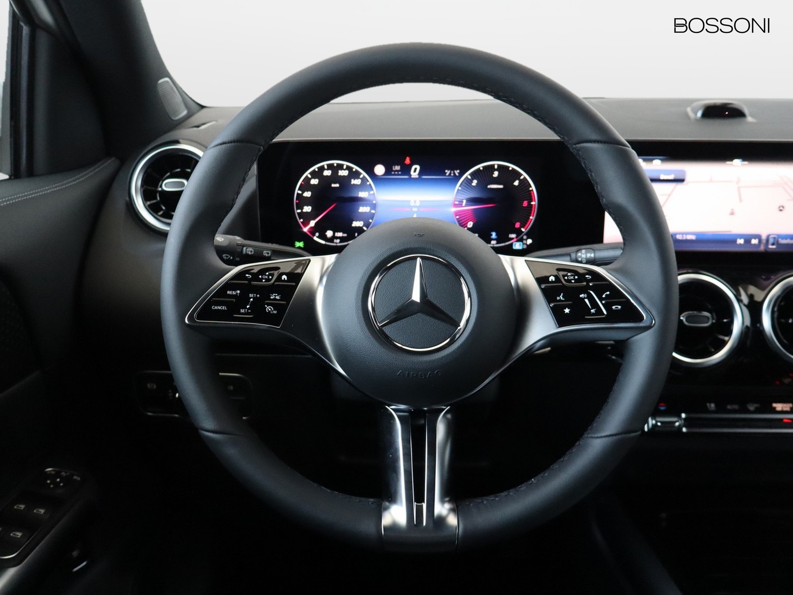 17 - Mercedes GLA 200 d progressive extra 8g-dct