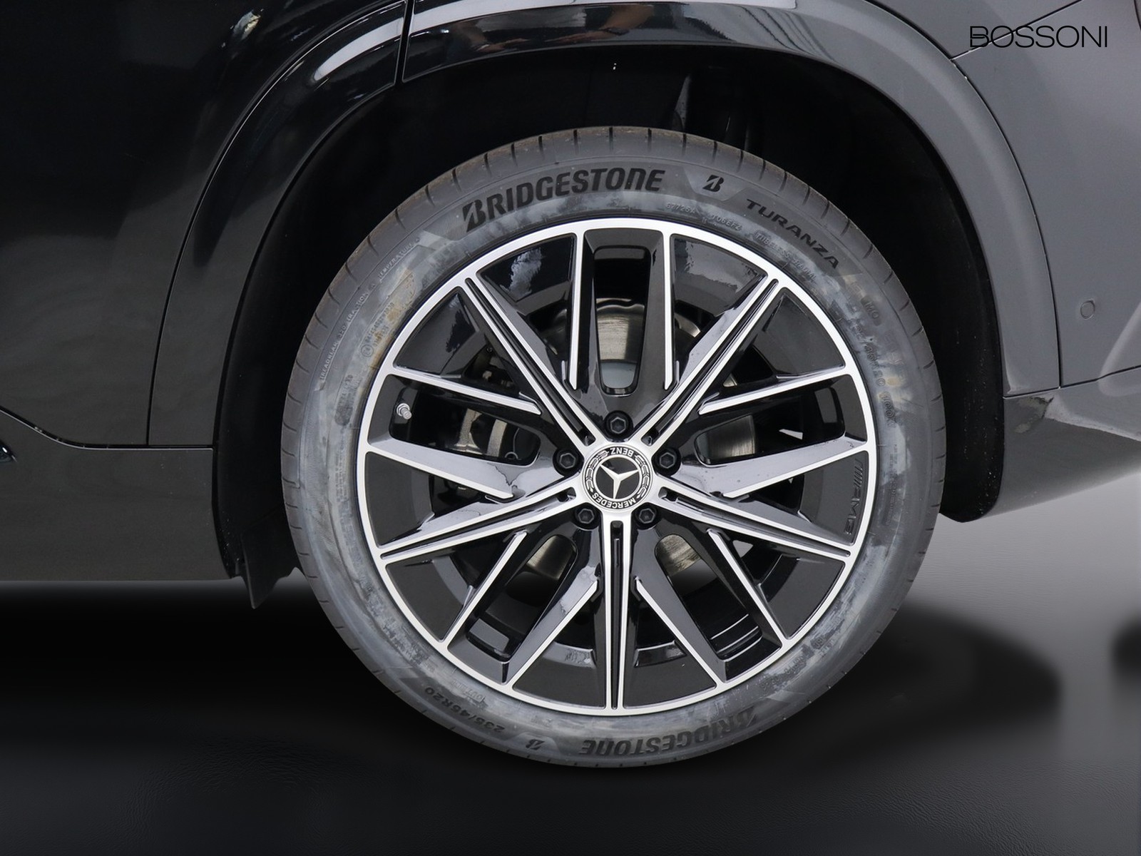 4 - Mercedes GLB 220 advanced plus 4matic 8g-edct