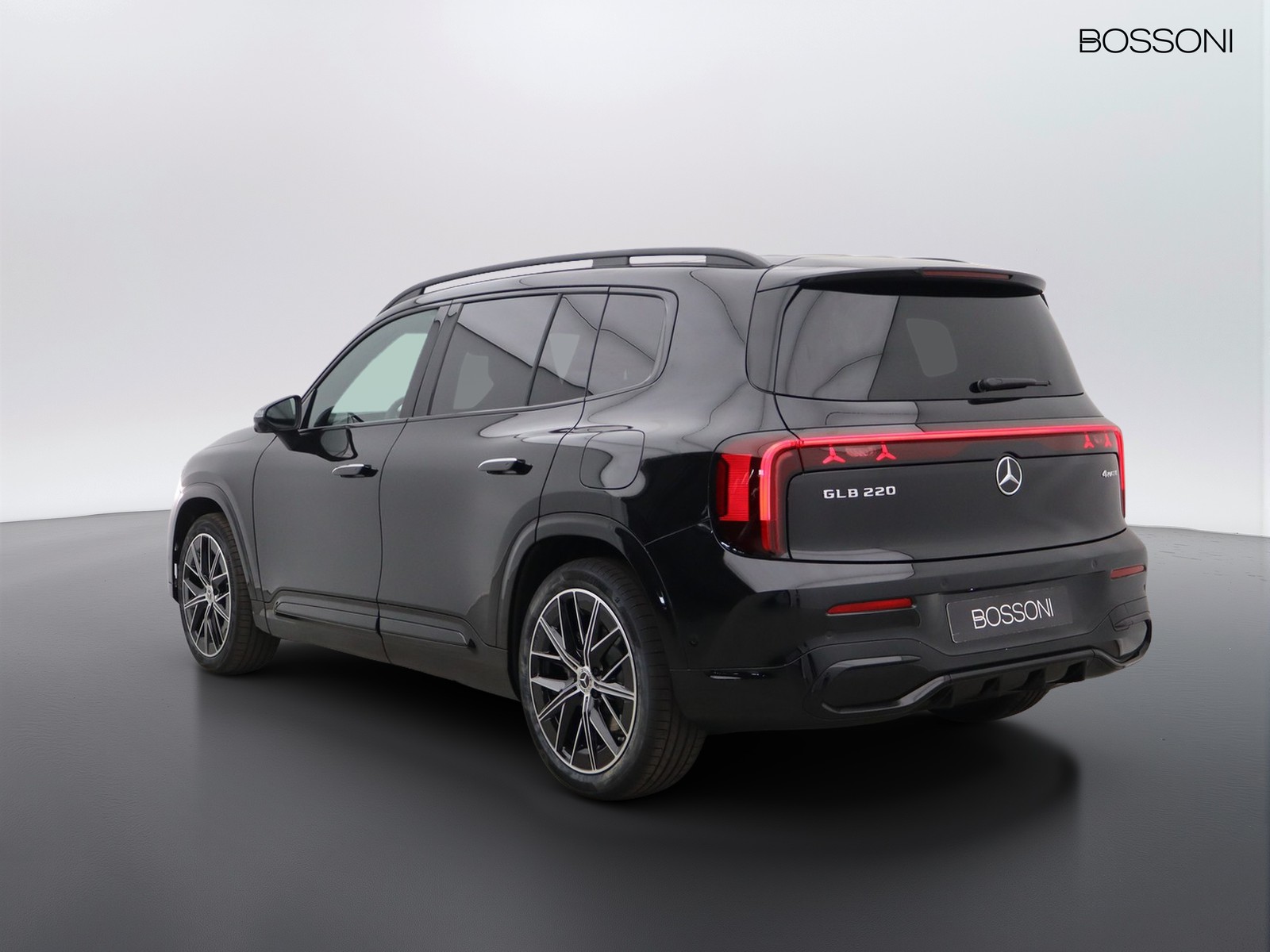 5 - Mercedes GLB 220 advanced plus 4matic 8g-edct