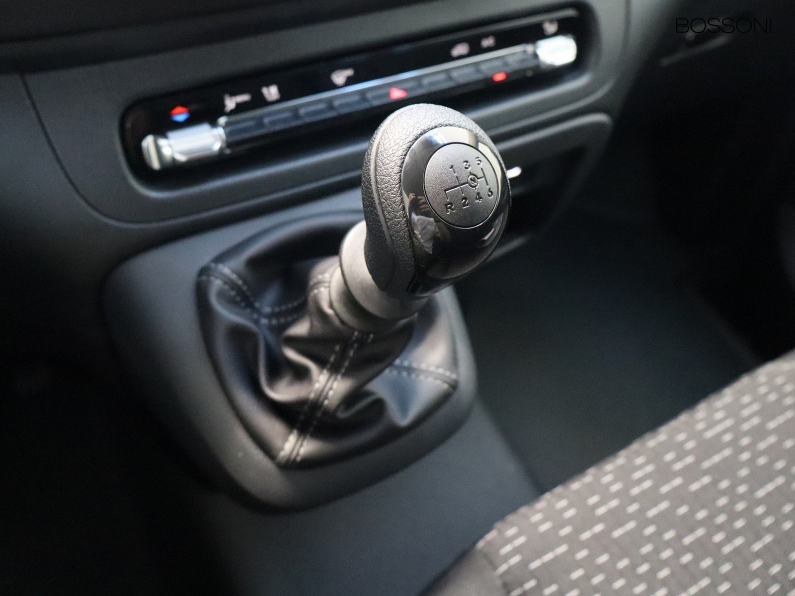 11 - Mercedes Vans Vito furgone 110 cdi long pro