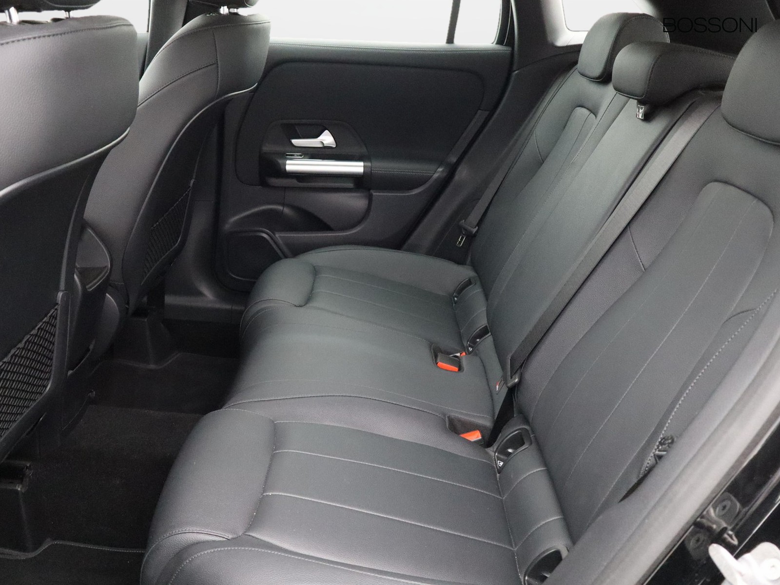 8 - Mercedes GLA 200 d progressive advanced plus 8g-dct