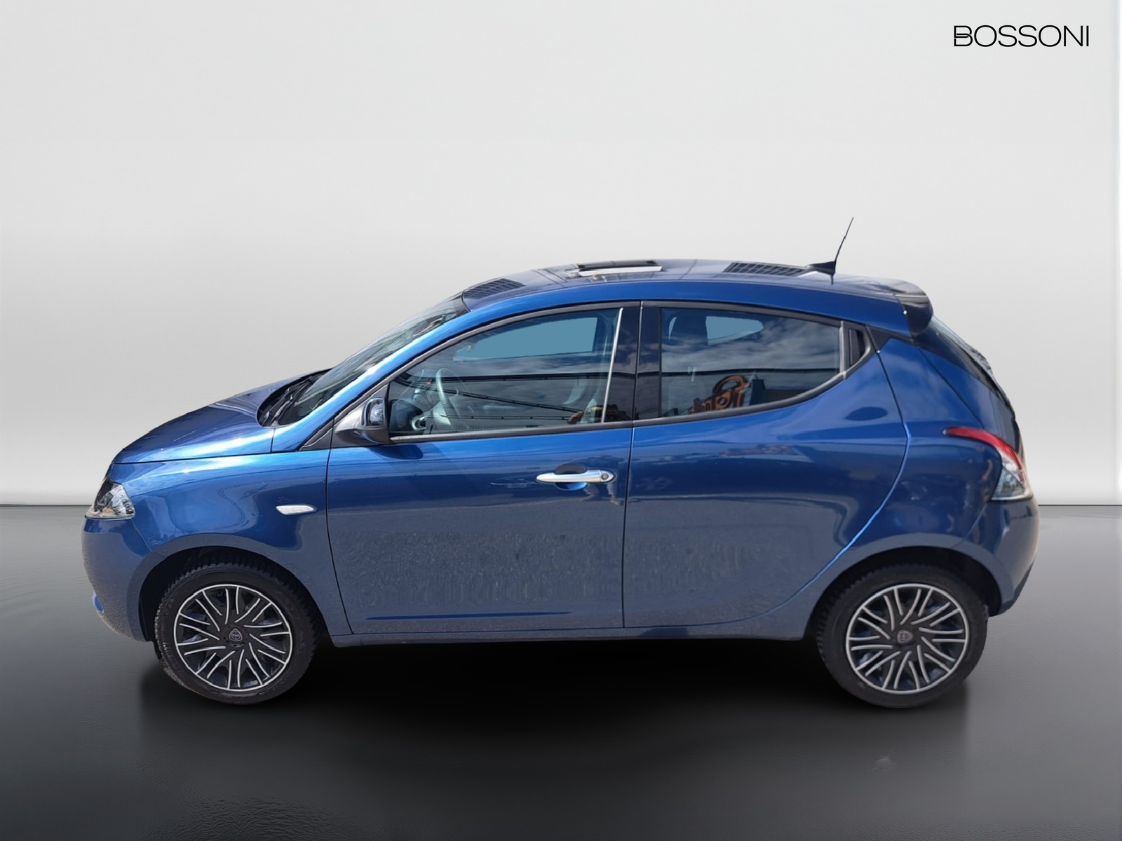 3 - Lancia Ypsilon 1.0 firefly hybrid 70cv gold s&s
