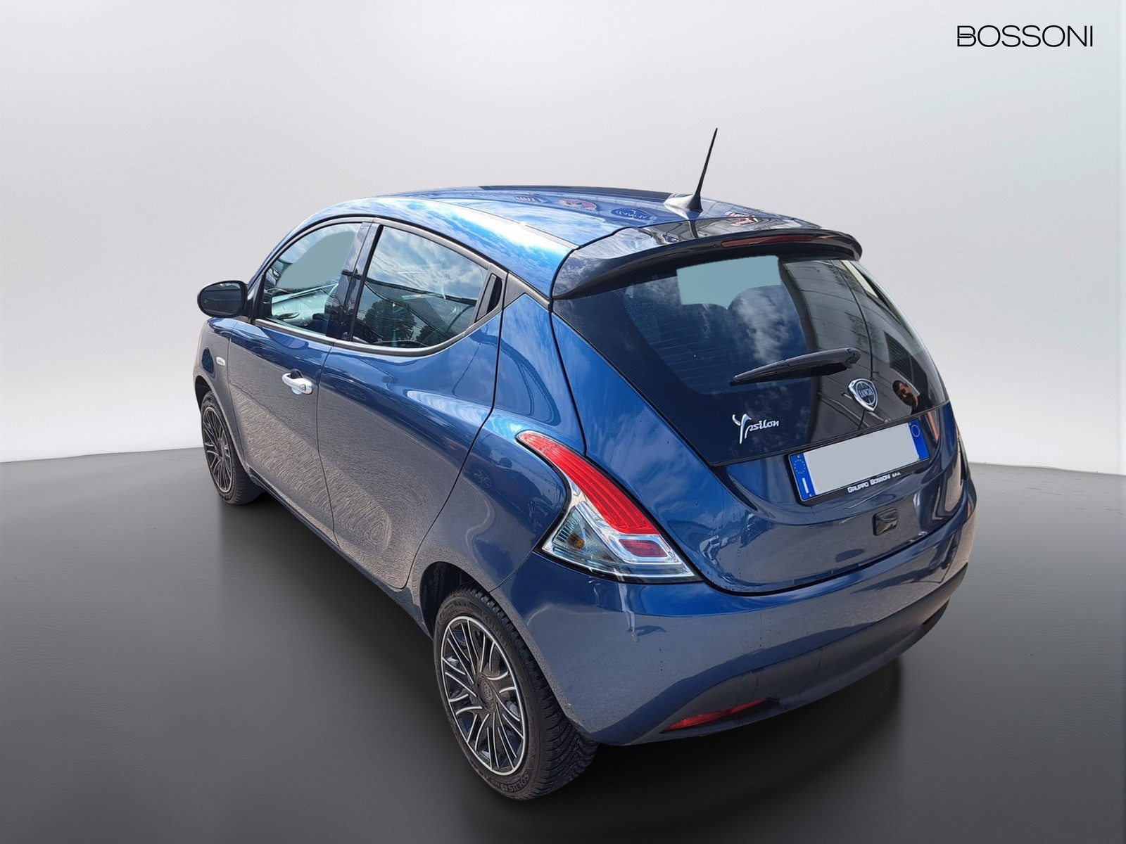 4 - Lancia Ypsilon 1.0 firefly hybrid 70cv gold s&s