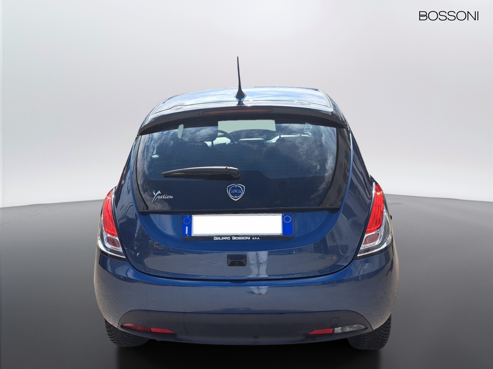 5 - Lancia Ypsilon 1.0 firefly hybrid 70cv gold s&s
