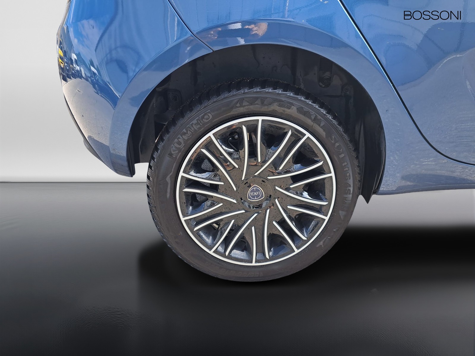 15 - Lancia Ypsilon 1.0 firefly hybrid 70cv gold s&s