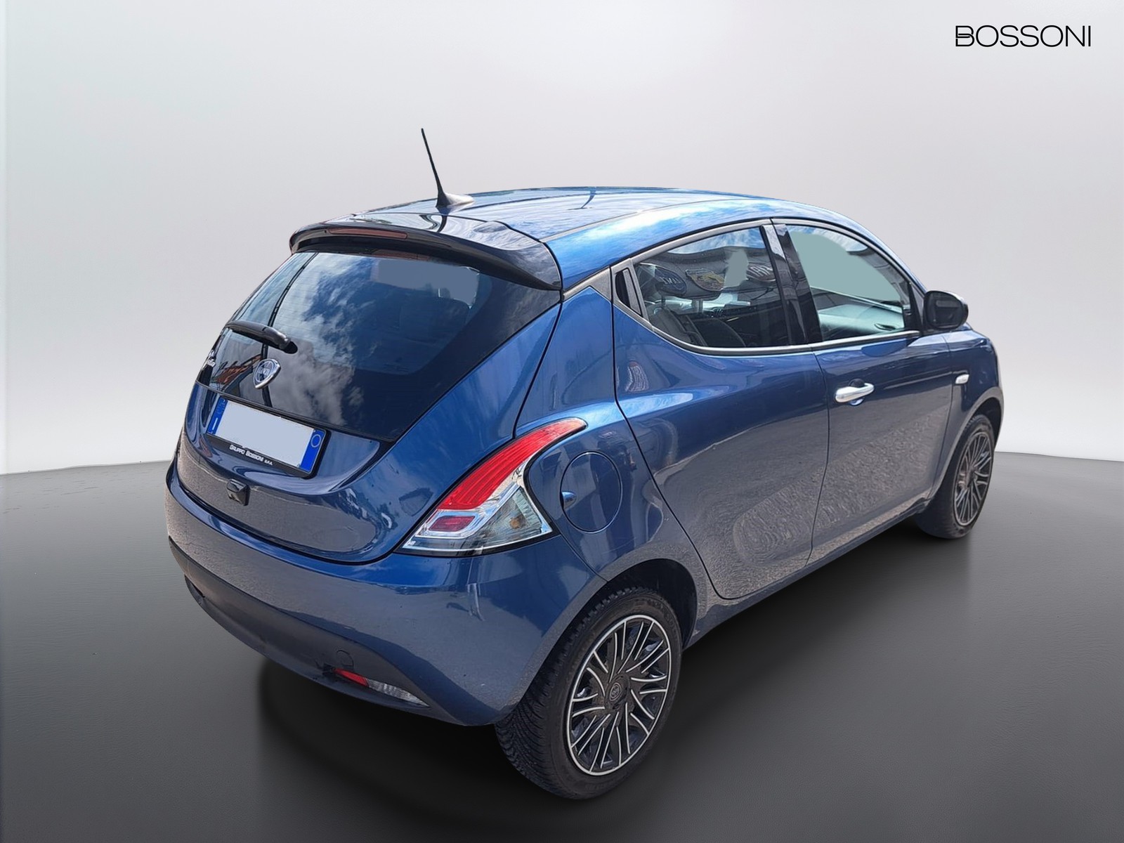 18 - Lancia Ypsilon 1.0 firefly hybrid 70cv gold s&s