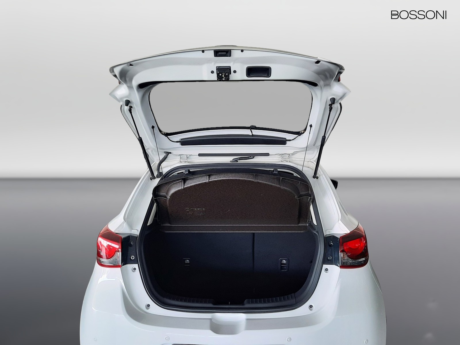 20 - Mazda 2 1.5 e-skyactiv g m hybrid 90cv homura