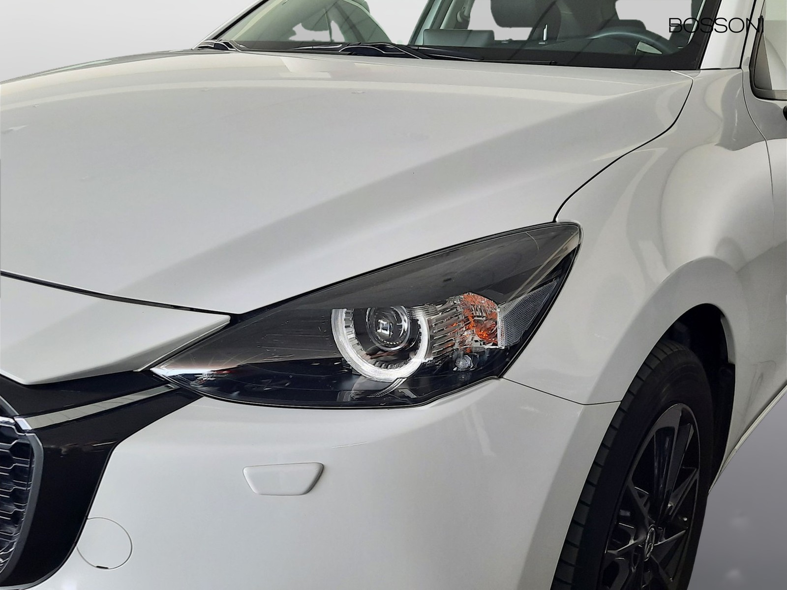 23 - Mazda 2 1.5 e-skyactiv g m hybrid 90cv homura