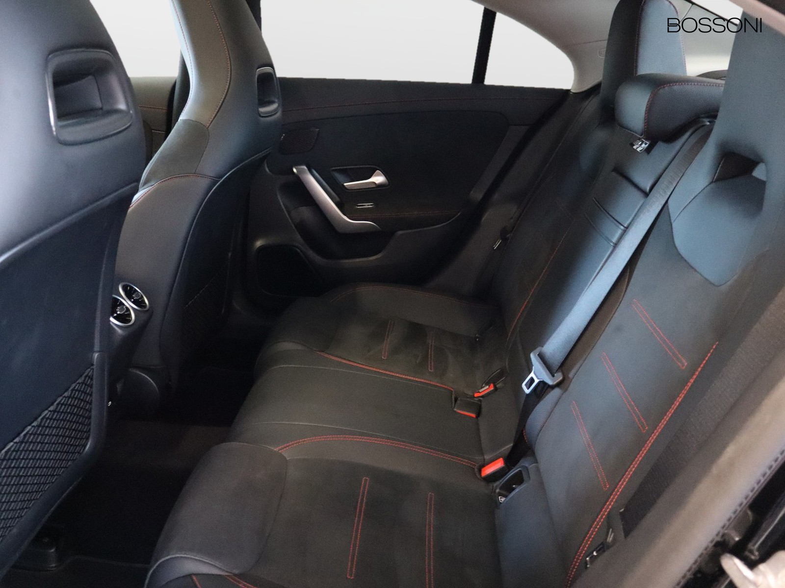 8 - Mercedes CLA coupe 200 d amg line premium plus 8g-dct