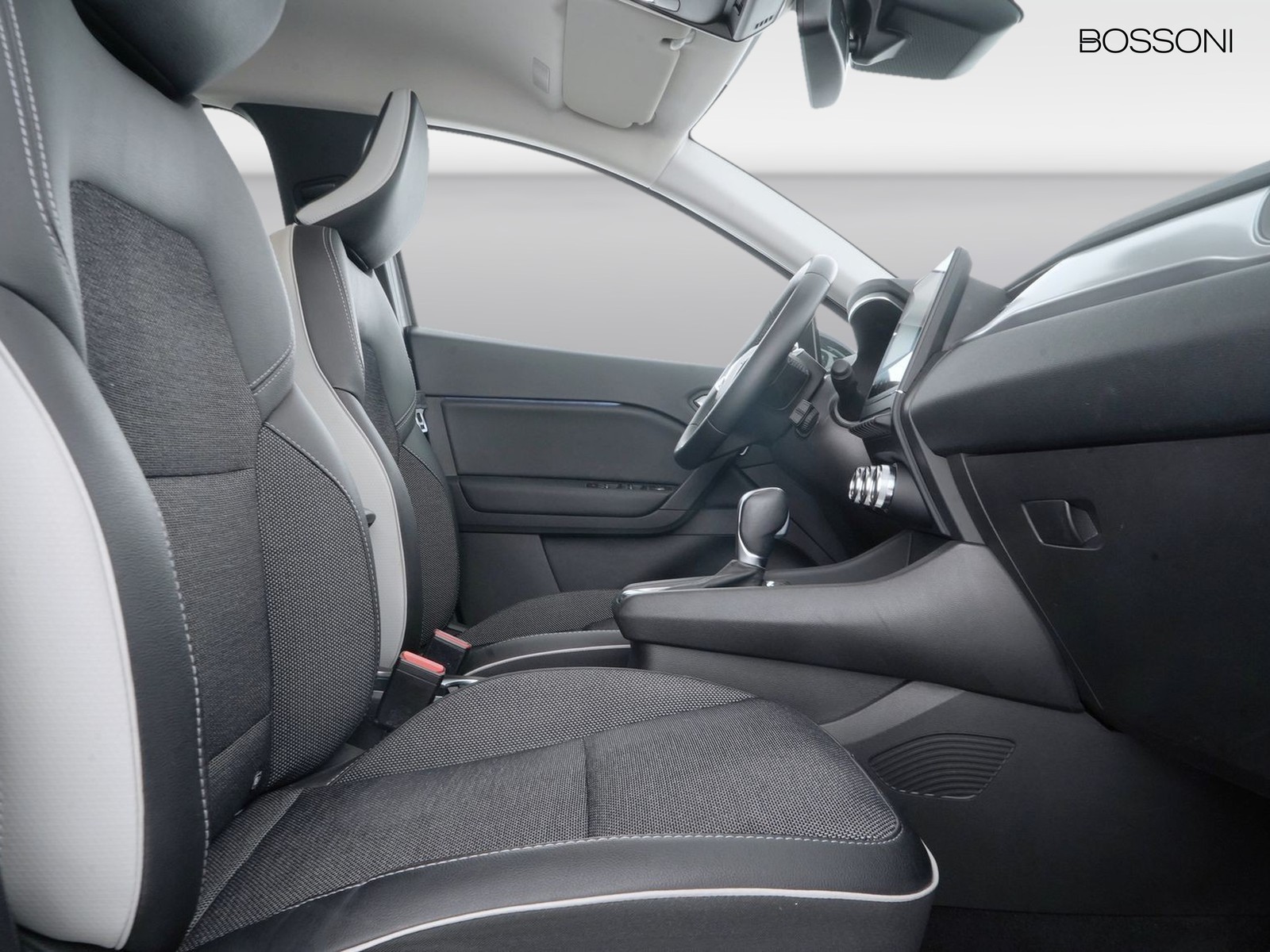 8 - Renault Captur 1.6 e-tech hybrid intens auto 145cv