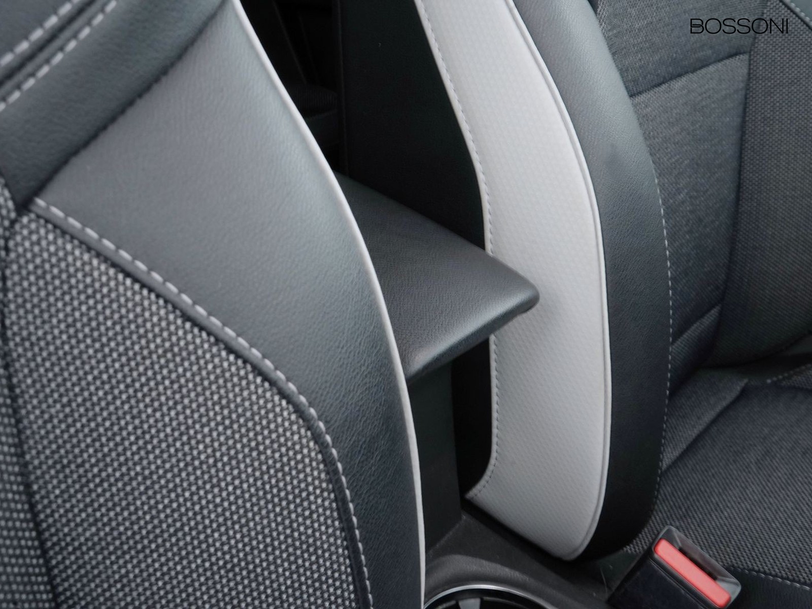 18 - Renault Captur 1.6 e-tech hybrid intens auto 145cv