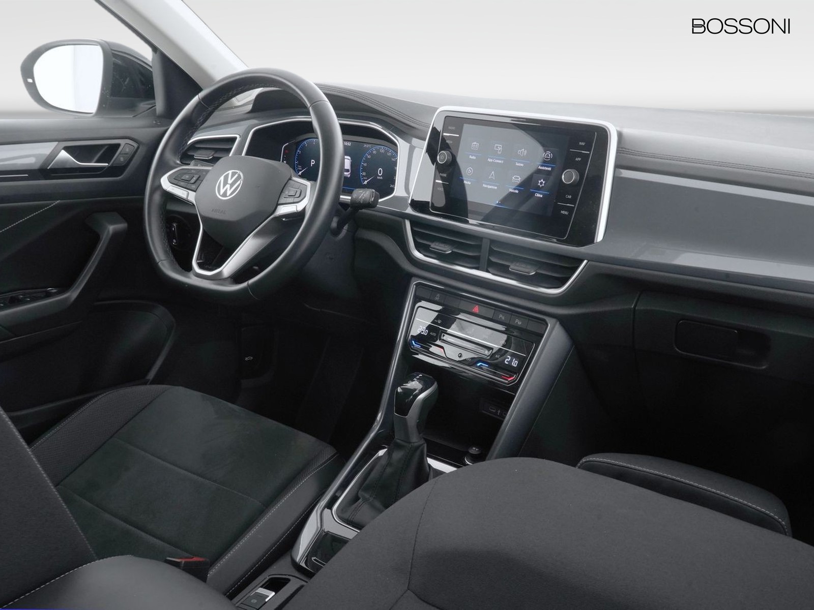 6 - Volkswagen T-Roc 1.5 tsi act style dsg
