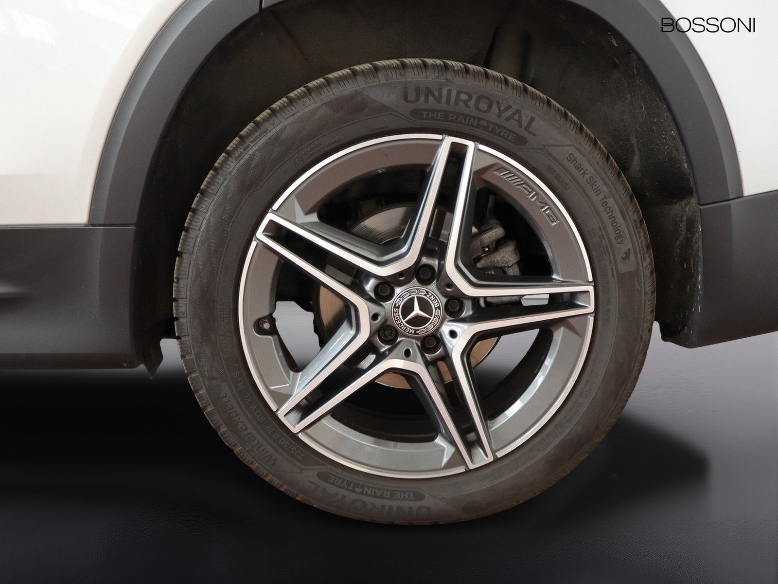 4 - Mercedes GLB 200 d premium 8g-dct