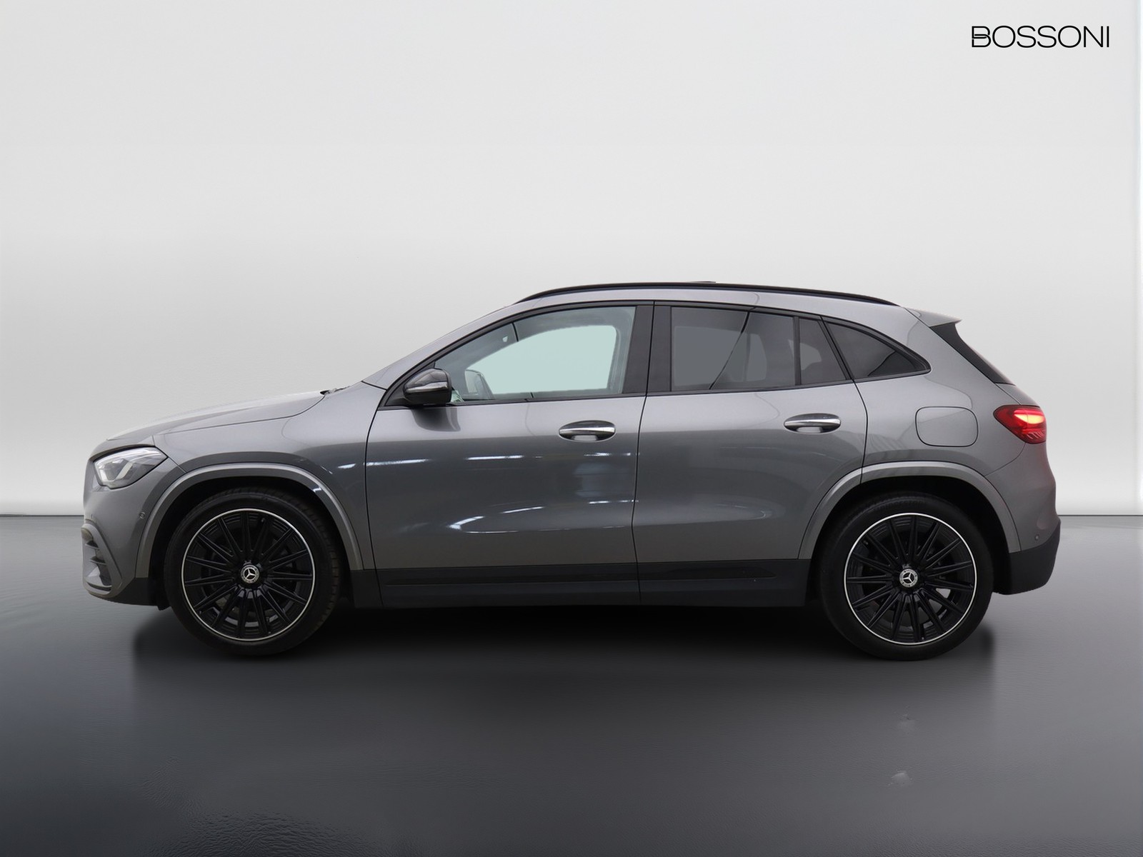 3 - Mercedes GLA 200 d amg line premium 8g-dct
