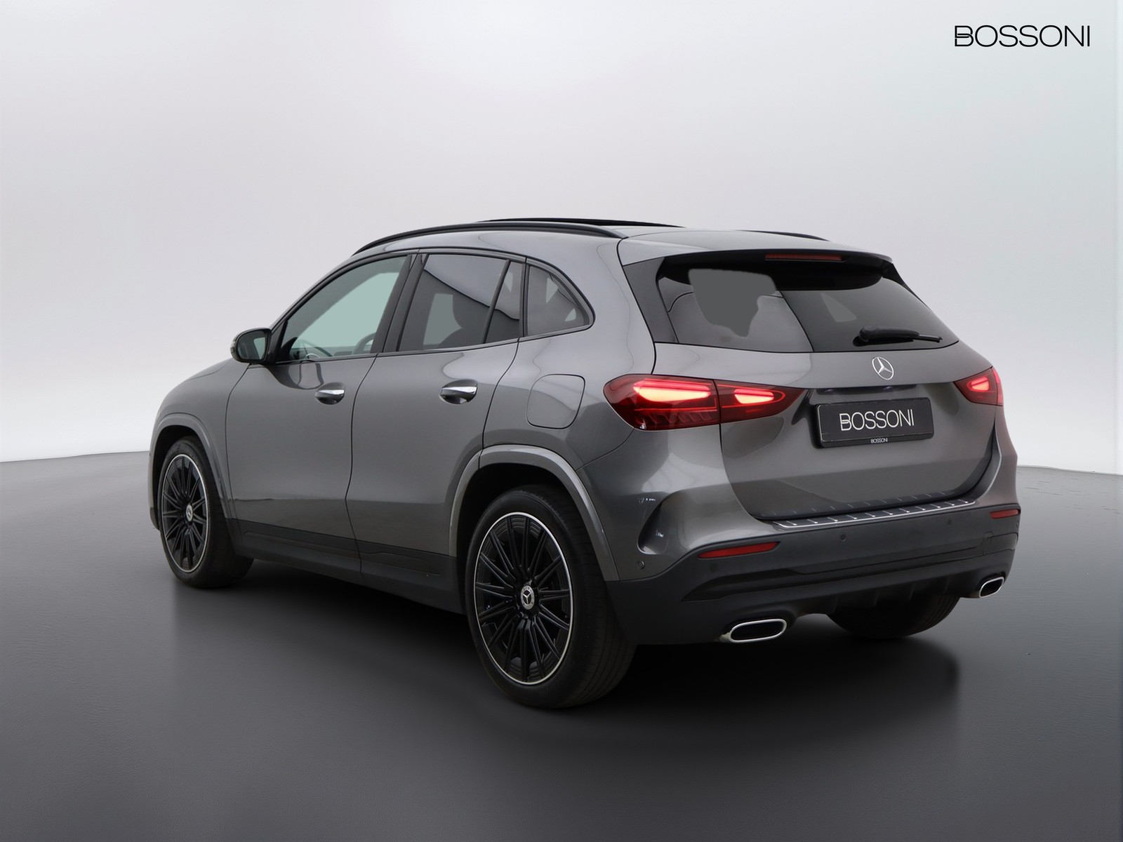 5 - Mercedes GLA 200 d amg line premium 8g-dct