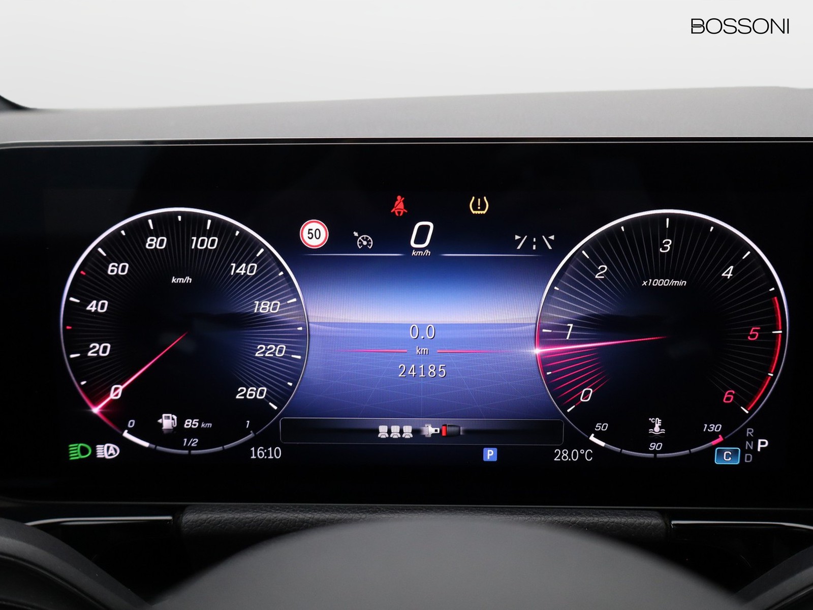9 - Mercedes GLA 200 d amg line premium 8g-dct