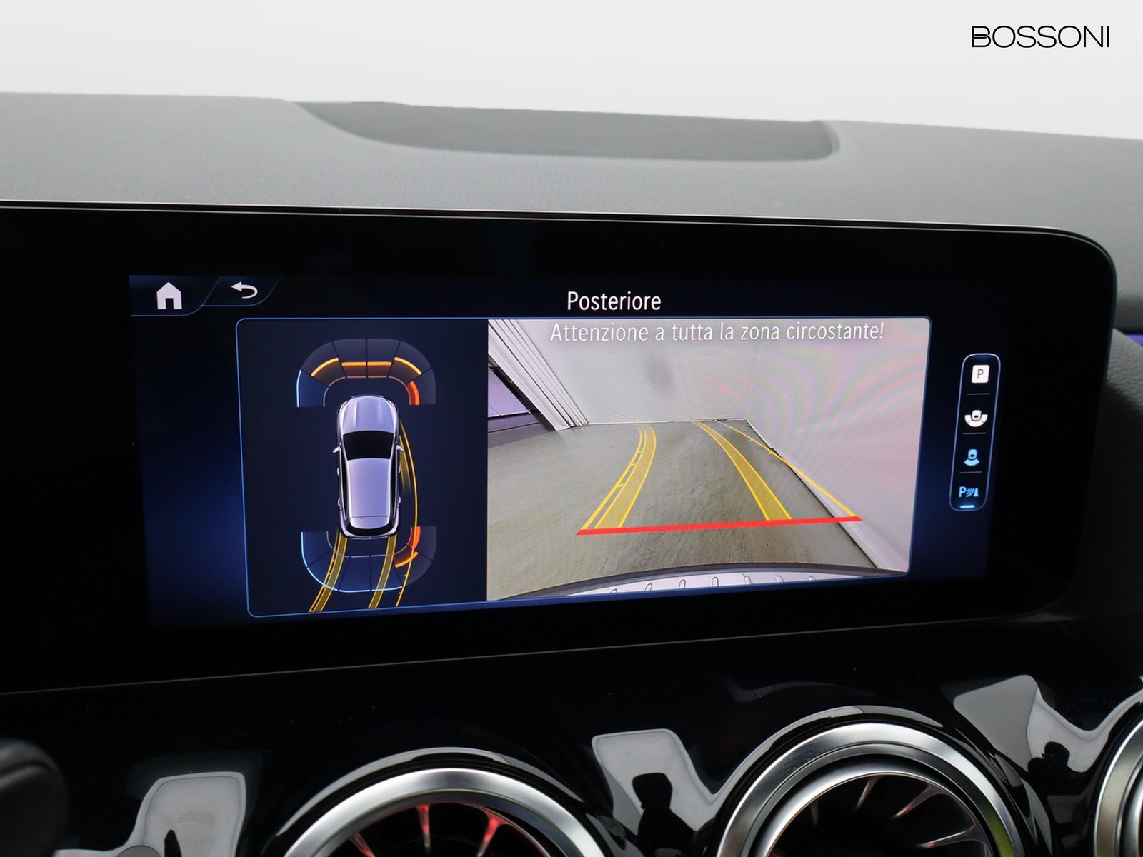 11 - Mercedes GLA 200 d amg line premium 8g-dct
