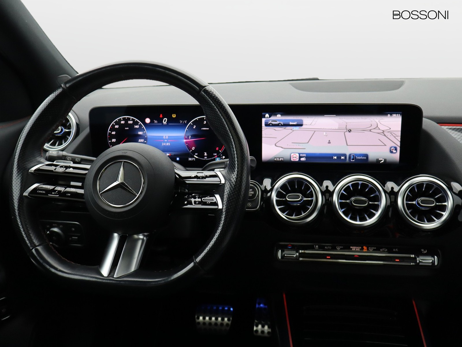12 - Mercedes GLA 200 d amg line premium 8g-dct